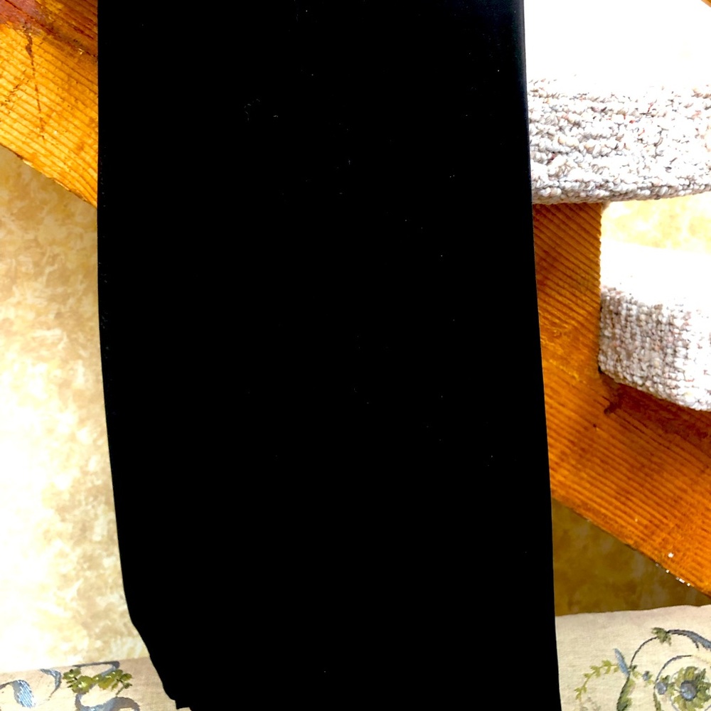 Black summer weight ladies’ trousers Altus Punto. Superbly tailored, size US 10